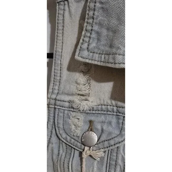 Denim Trucker Style Vest Womens Small Distressed Button Front Sleeveless Y2K New - Picture 7 of 16
